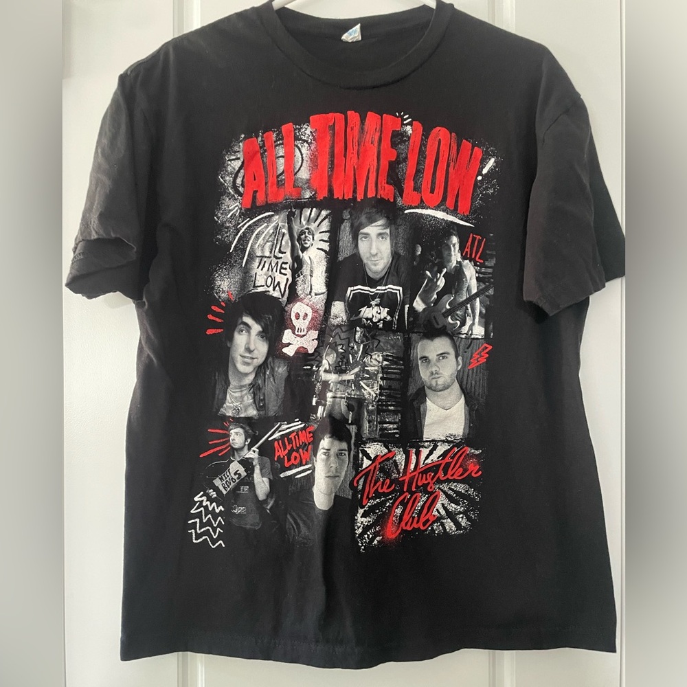 ✨ 3/$25 ✨ All Time Low The Hustle Club Graphic Band Tee